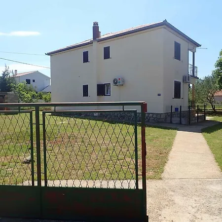 Near In 54481 Apartment *
