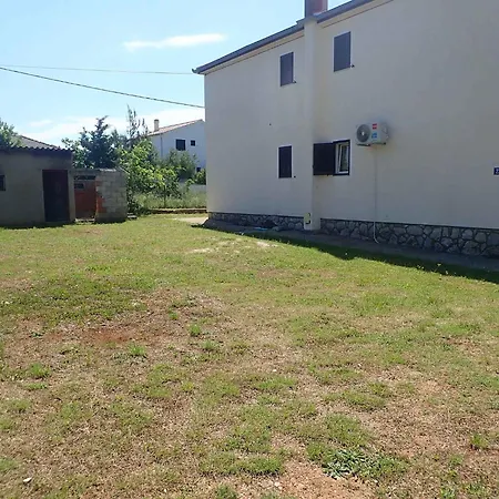 Near In 54481 Apartment